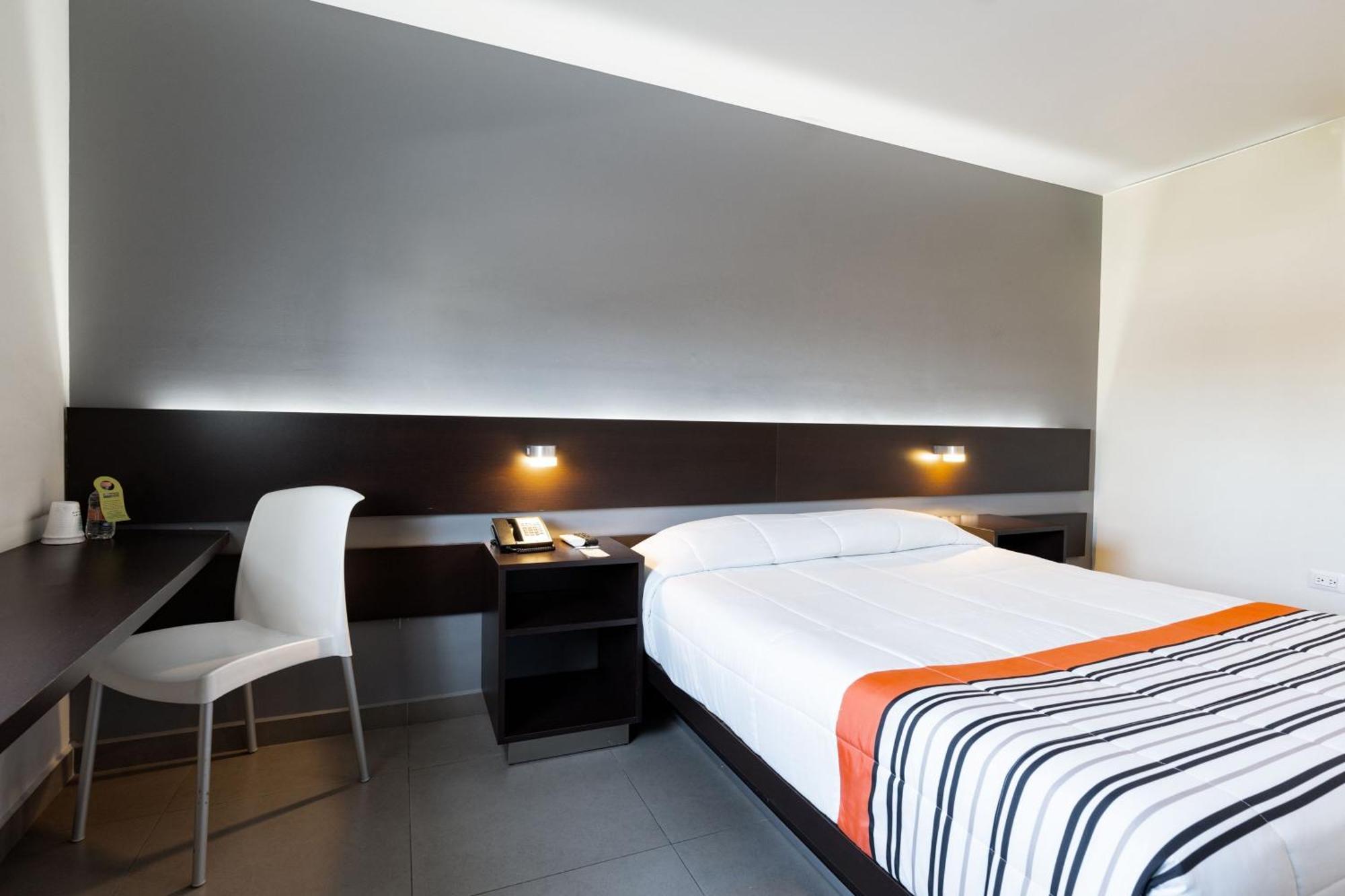 City Express Junior By Marriott Aguascalientes Centro Exteriör bild