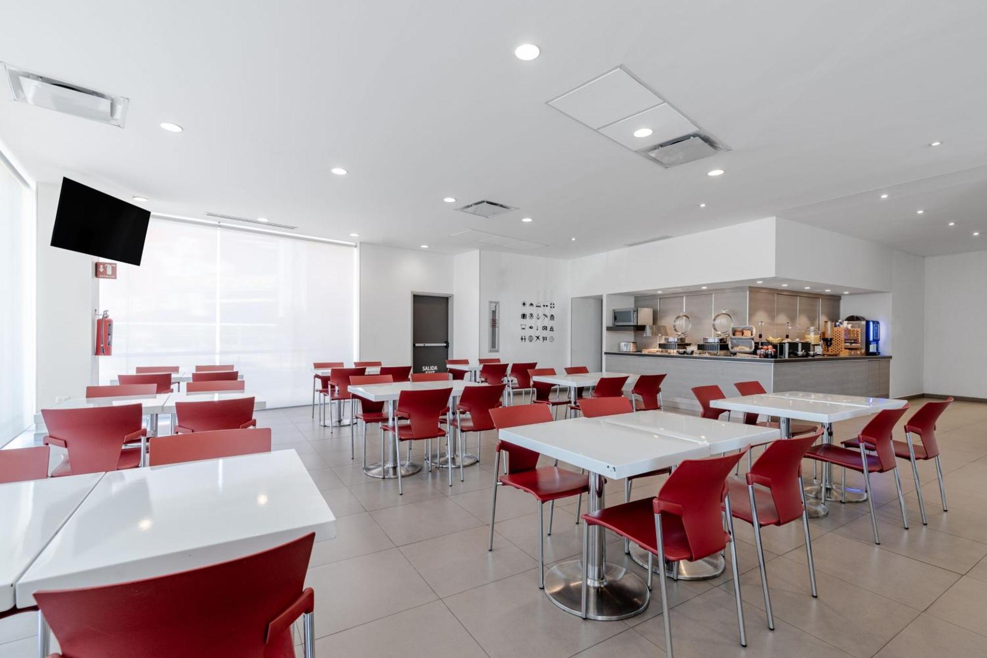 City Express Junior By Marriott Aguascalientes Centro Exteriör bild