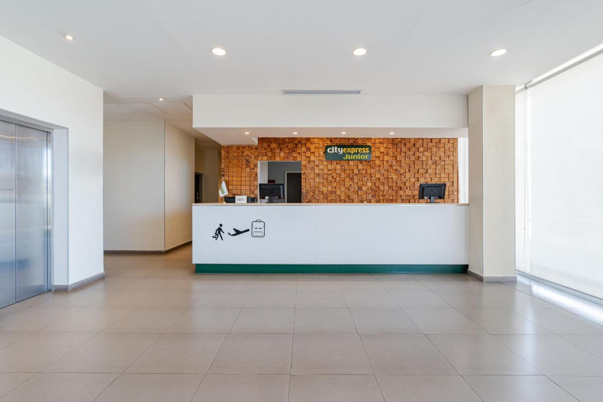 City Express Junior By Marriott Aguascalientes Centro Exteriör bild