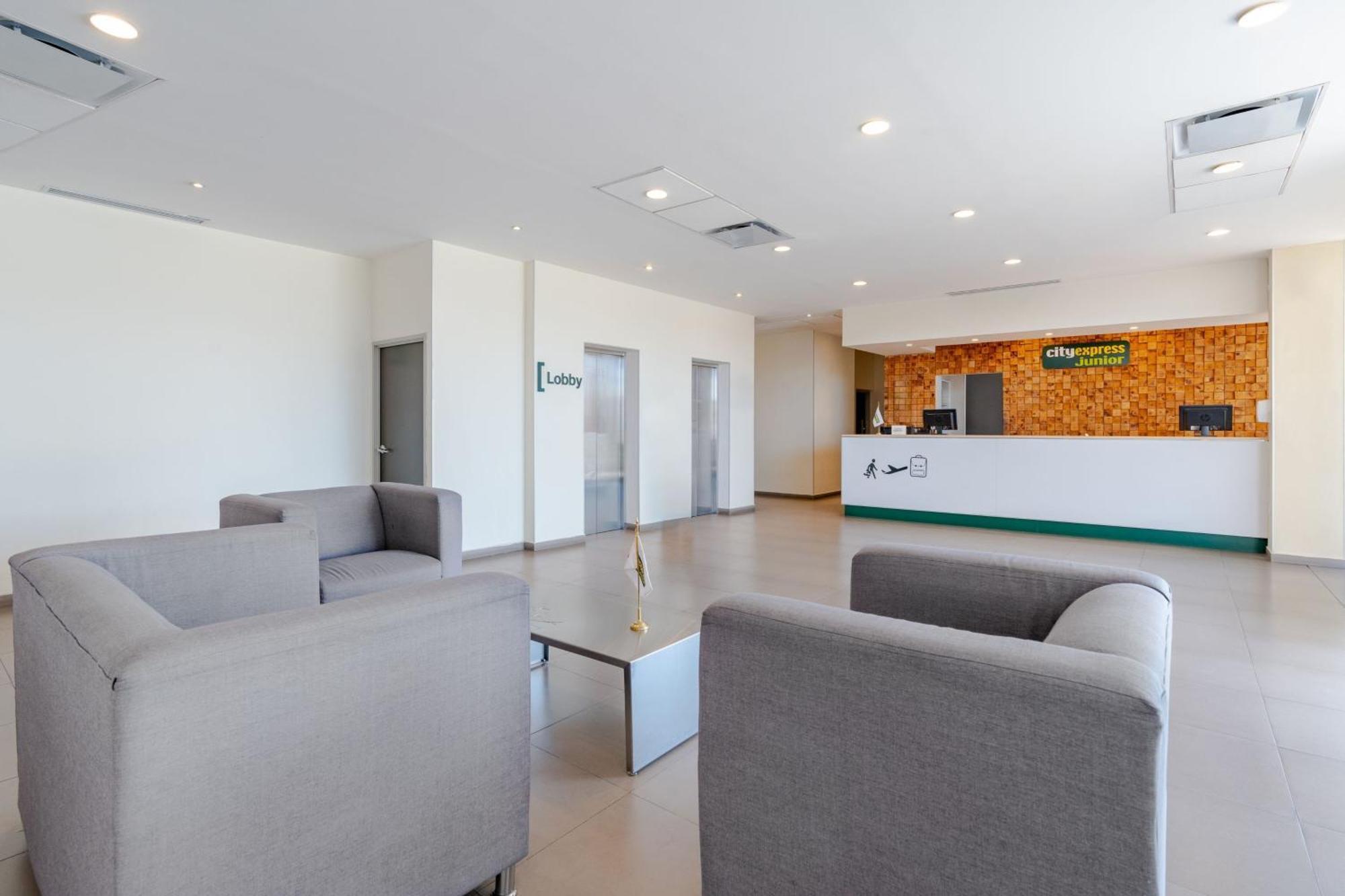 City Express Junior By Marriott Aguascalientes Centro Exteriör bild