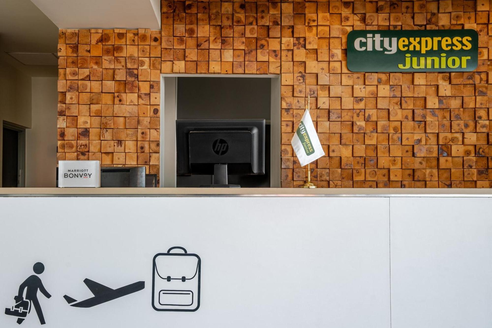 City Express Junior By Marriott Aguascalientes Centro Exteriör bild