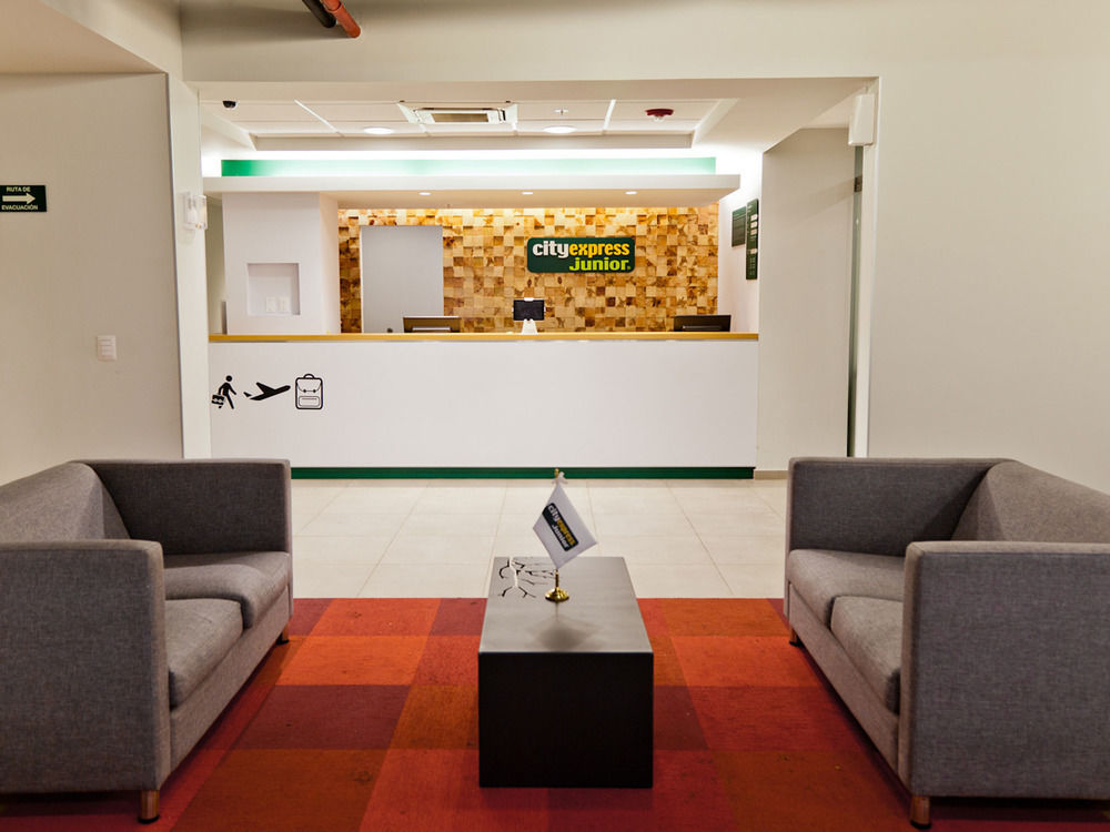 City Express Junior By Marriott Aguascalientes Centro Exteriör bild