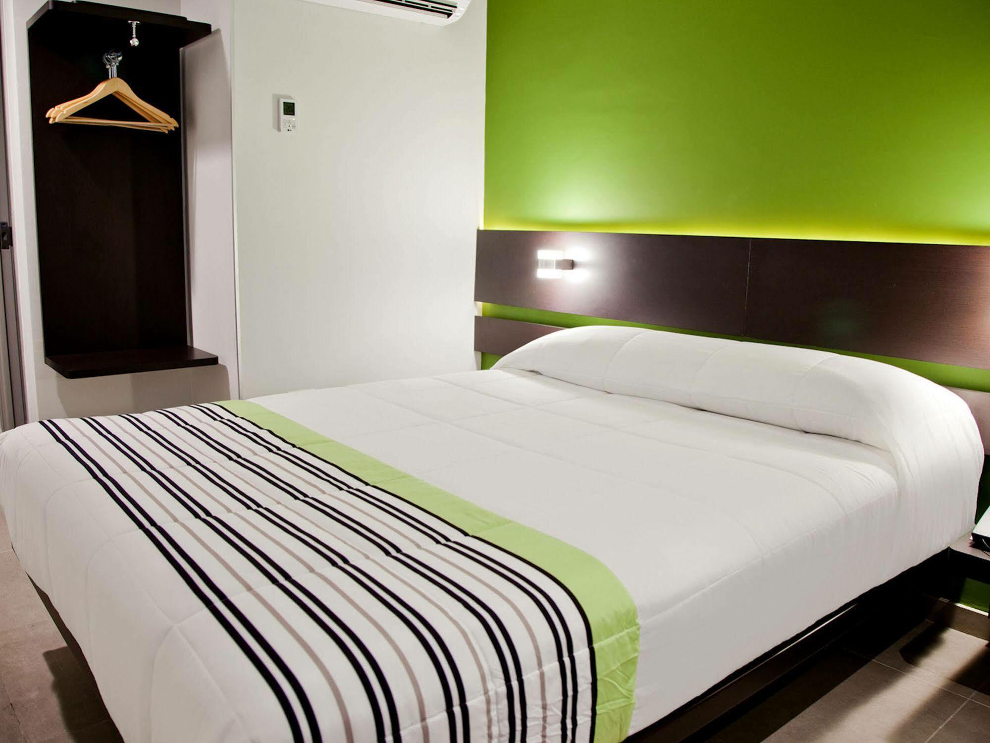 City Express Junior By Marriott Aguascalientes Centro Exteriör bild